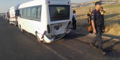 Otomobil işçi servisine arkadan çarptı: 1 ölü, 12 yaralı