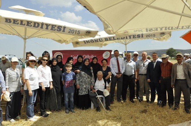 Kadın çiftçiler, İnönü’de çörekotu yetiştiriyor