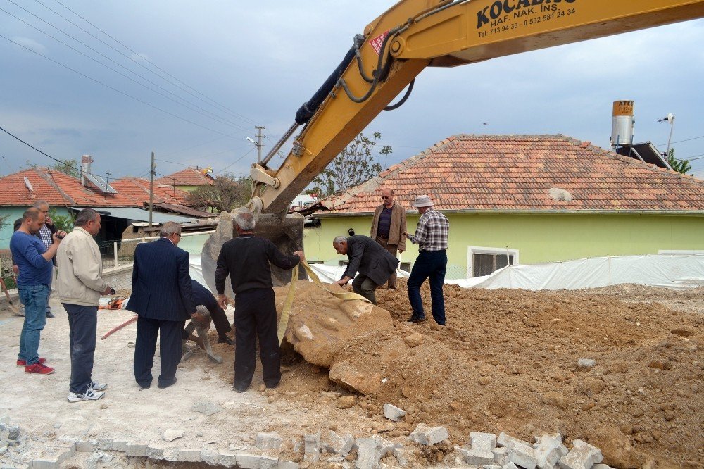 Bir yıldır kayıp olan 2 bin 700 yıllık ’stel’ bulundu ile ilgili görsel sonucu