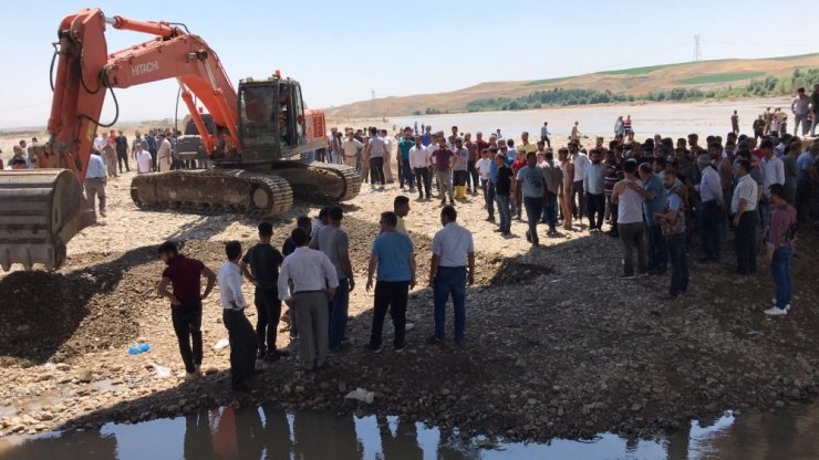 AkÄ±ntÄ±ya kapÄ±lan karpuzun peÅinden giden iki kardeÅ hayatÄ±nÄ± kaybetti ile ilgili gÃ¶rsel sonucu