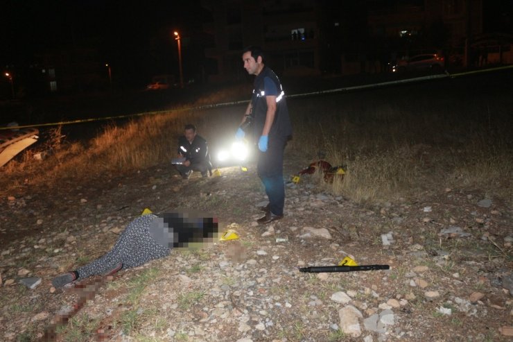 Adıyaman’da 2 kadın boş arazide silahla göğsünden vurulmuş halde bulundu. ile ilgili görsel sonucu
