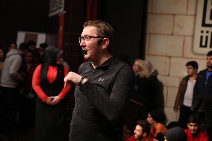 NASA’da görevli Dr. Umut Yıldız, Mardinli öğrencilerle bir araya geldi