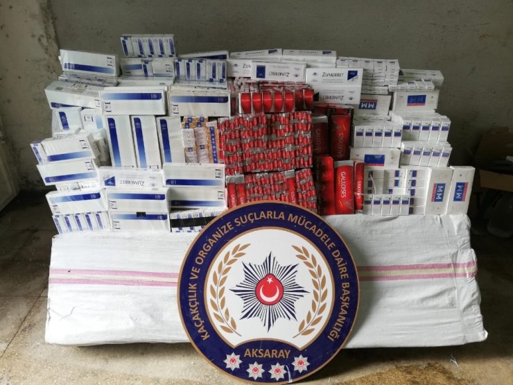 Aksaray’da tekstil eşyalarının içinde 350 bin paket kaçak sigara ele geçirildi