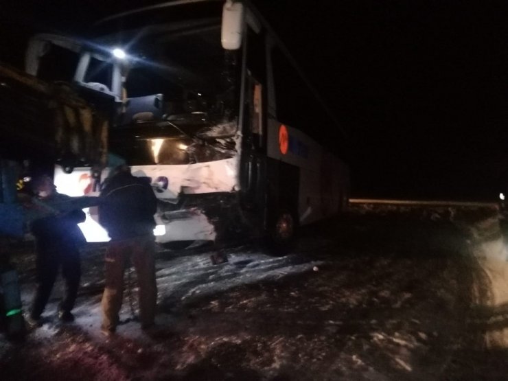 Kayseri’de feci kaza: 2 ölü 1 yaralı