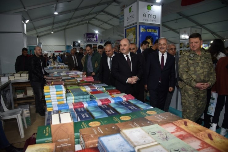 Osmaniye Belediyesi 4. Kitap Fuarı kapılarını açtı