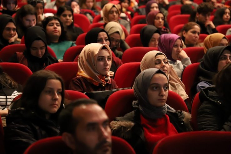 Klavuz Gençlik’te “Türkistan: Buhara-Semerkant” konuşuldu