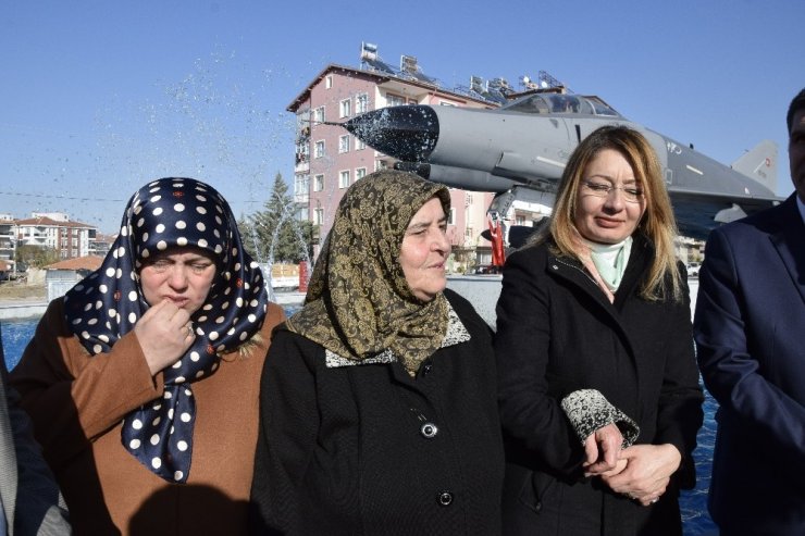 Türkiye’nin ilk şehit kadın pilotu Ayfer Gök’ün isminin verildiği kavşak açıldı
