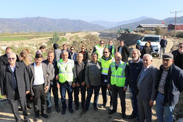 AK Partili Yavuz, Sarıçay Barajı şantiyesinde incelemede bulundu