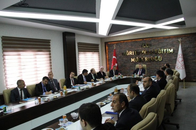 Ağrı Valisi Elban İl Milli Eğitim Müdürlüğünü Ziyaret Etti