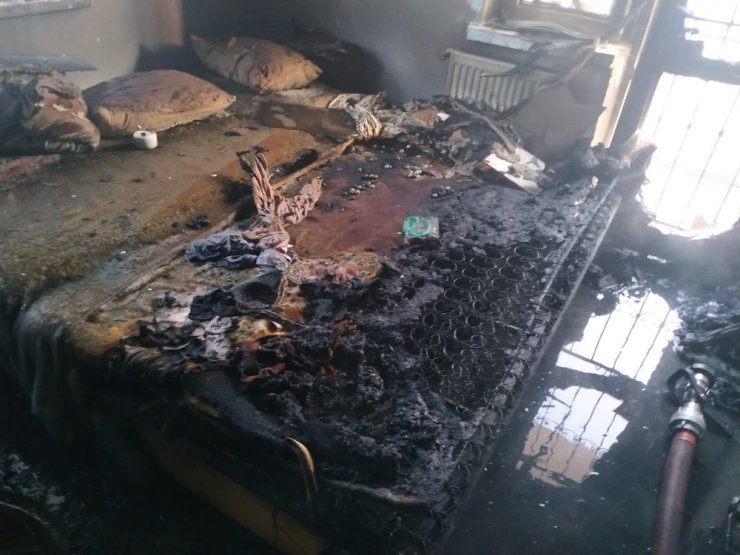 Aksaray’da elektrikli soba yangına neden oldu