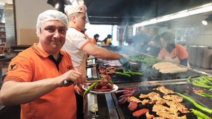 4 masalı restorandan 7 bin çalışana...Köfteci Yusuf başarının sırrını anlattı