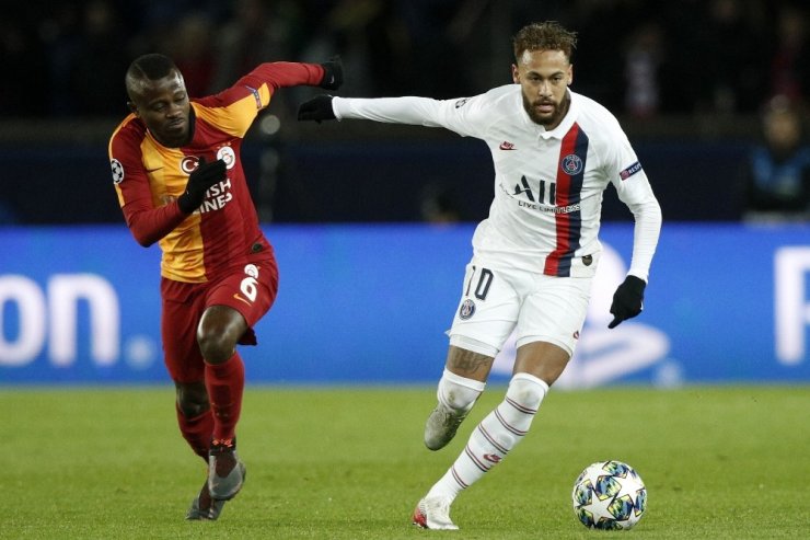 UEFA Şampiyonlar Ligi: Paris Saint-Germain: 2 - Galatasaray: 0 (İlk yarı)