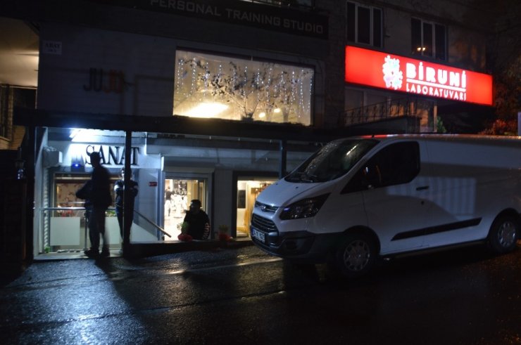 Beşiktaş’ta kuaförde patlayan silah 1 kişiyi yaraladı
