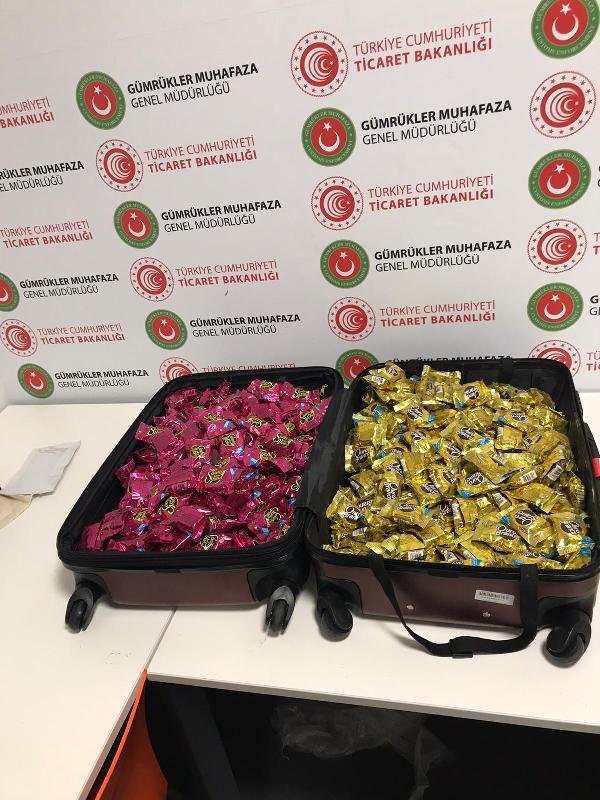 İstanbul Havalimanı'nda çikolataların içine gizlenmiş 15 kilo kokain ele geçirildi