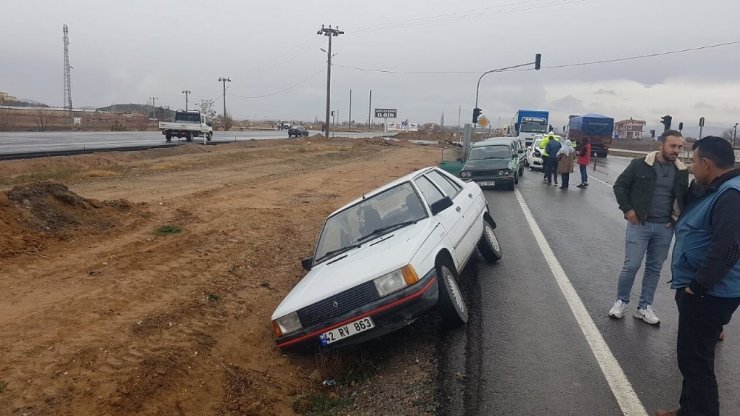 Konya’da 4 araçlı zincirleme trafik kazası