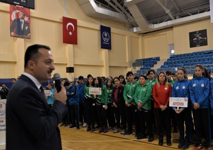 Anadolu Yıldızlar Ligi Voleybol Grup Müsabakaları başladı
