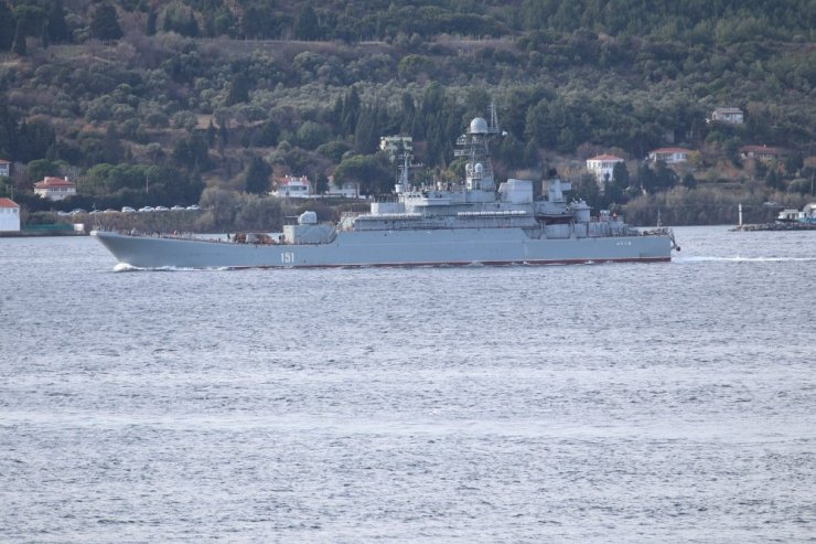 Rus donanmasına ait 2 savaş gemisi Çanakkale Boğazı’ndan geçti