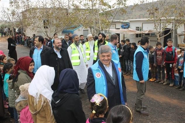 Türk Diyanet Vakfı’ndan İdlibli yetimlere ziyaret