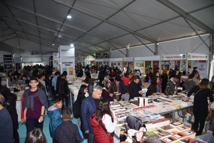 Osmaniye Belediyesi Kitap Fuarı, 105 bin 500 ziyaretçi ağırladı