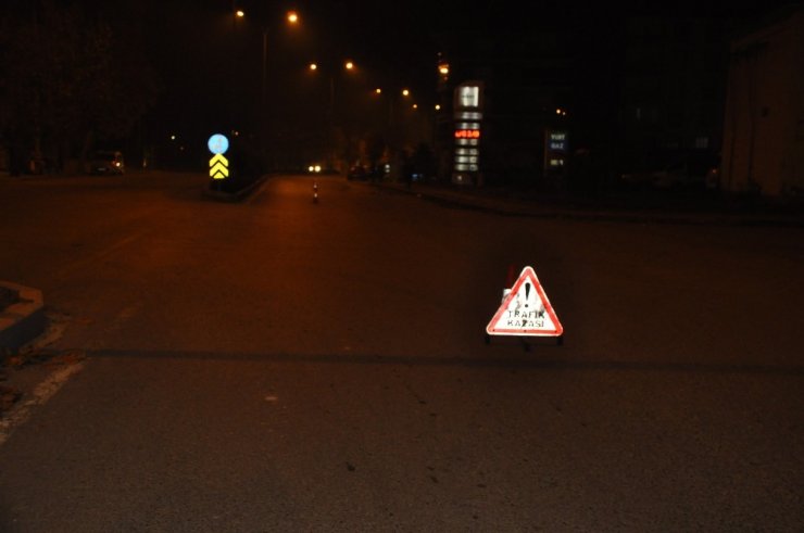 Konya’da uygulama yapan polise otomobil çarptı