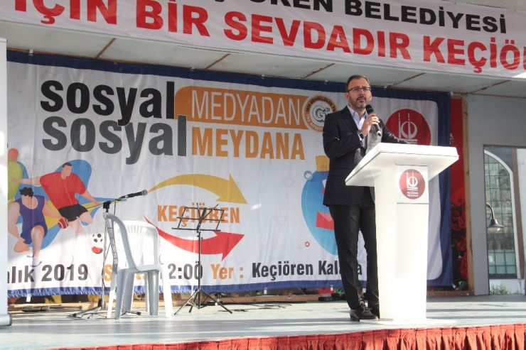 Bakan Kasapoğlu: “Teknoloji, internet ve sosyal medyanın hayatımıza sağladığı kolaylıklar var. Ama bunların esiri olmayacağız”