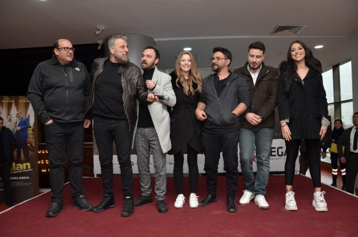 Kırk Yalan Film oyuncuları Vega Outlet’te