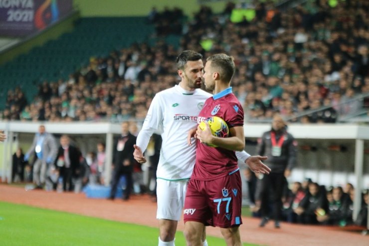Süper Lig: Konyaspor: 0 - Trabzonspor: 1 (İlk yarı)