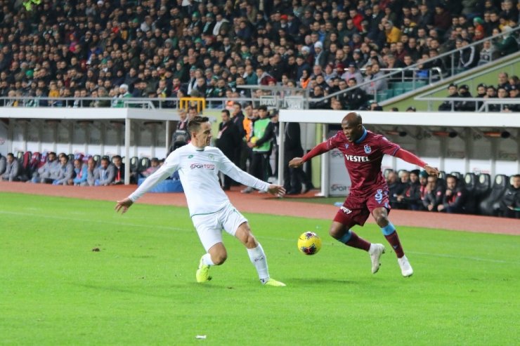 Süper Lig: Konyaspor: 0 - Trabzonspor: 1 (İlk yarı)