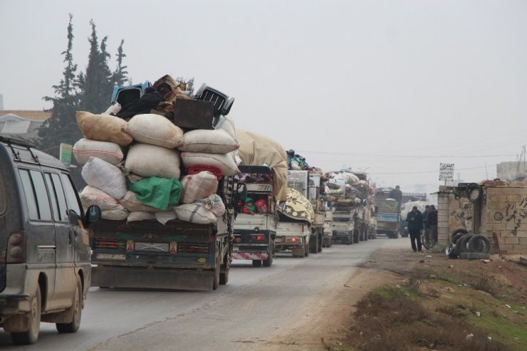 İdlib’ten sınıra yoğun göç dalgası sürüyor