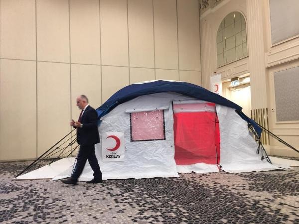 Türk Kızılay'ı yeni çadırını tanıttı