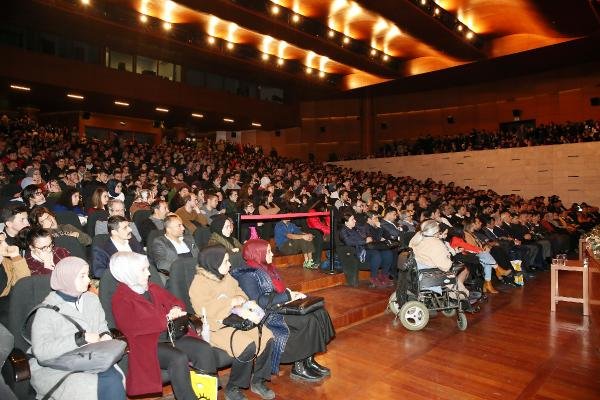 Bursa'da kitap fuarına İlber Ortaylı akını