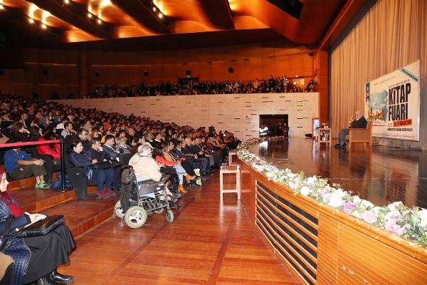 Bursa'da kitap fuarına İlber Ortaylı akını