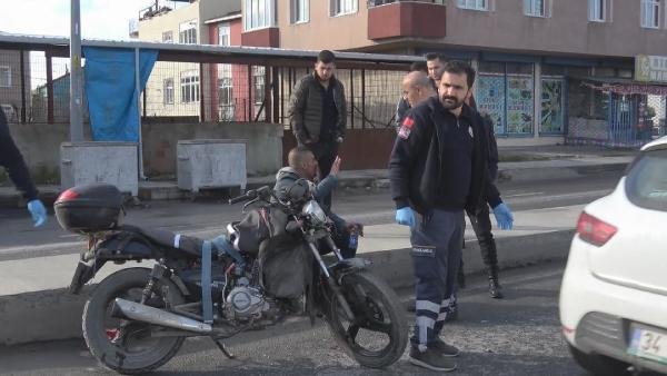 Arnavutköy'de motosiklet kazası kamerada