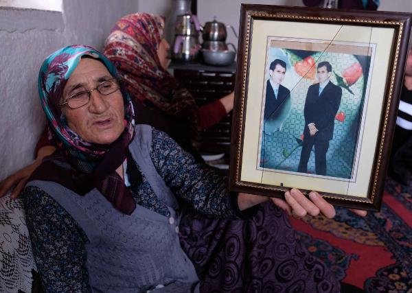 Oğlunun öldürüldüğünü öğrenen anne: '15 yıldır sağ beklerken, kemikleri geldi'