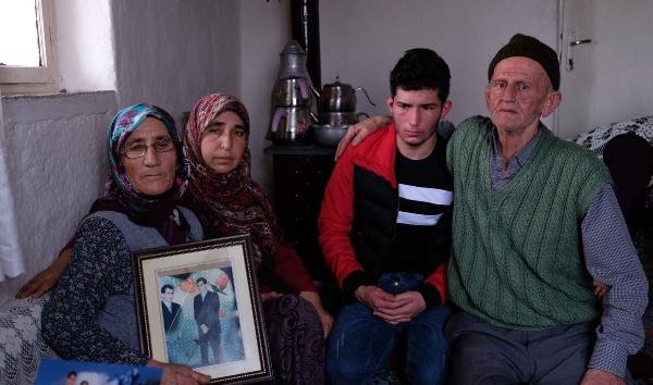 Oğlunun öldürüldüğünü öğrenen anne: '15 yıldır sağ beklerken, kemikleri geldi'