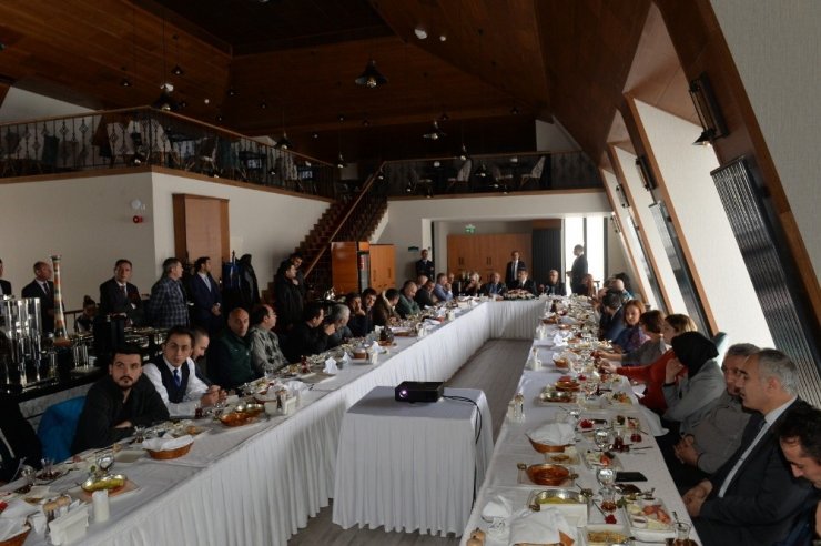 Erzurum Valisi Okay Memiş, gazetecilerle bir araya geldi