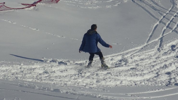 Karaman Bozdağ Kayak Merkezine ilgi artıyor