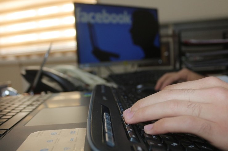 Vanlı bilişimcilerin ‘Facebook ofisi’ ısrarı