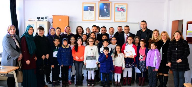 Vali Mustafa Masatlı, yarıyıl karne dağıtım törenlerine katıldı