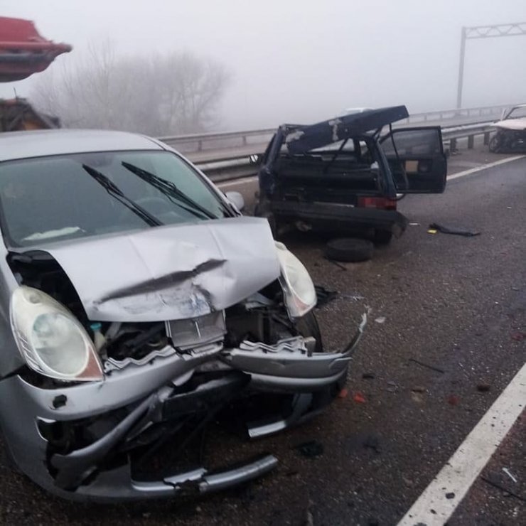 Rusya’da zincirleme trafik kazası: 2 ölü, 12 yaralı