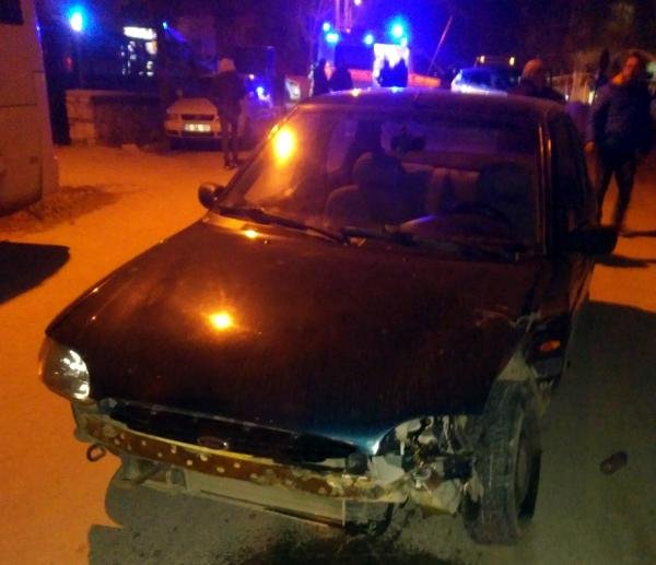 Burdur'da otomobille cip çarpıştı: 5 yaralı