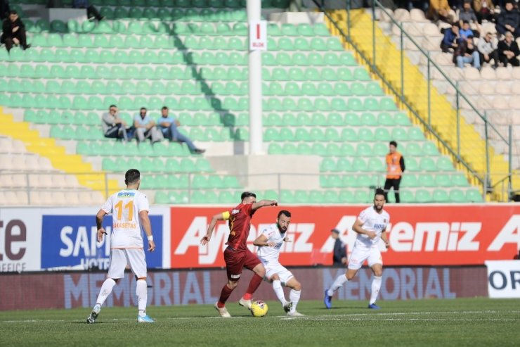 Süper Lig: Aytemiz Alanyaspor: 1 - Kayserispor: 0 (İlk yarı)