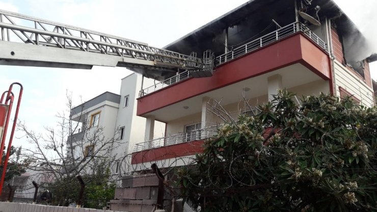 Tarsus’ta ev yangını