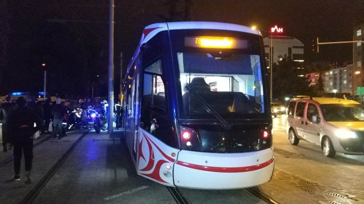 Samsun’da tramvay yayaya çarptı: 1 yaralı