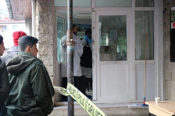 Sultanbeyli'de Cemevi'nin camları kırılıp bağış kutusundan para çalındı