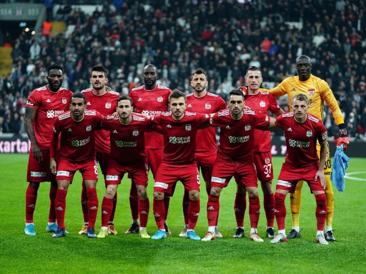 Süper Lig: Beşiktaş: 0 - Sivasspor: 1 (Maç devam ediyor)