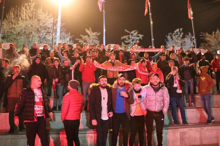 Sivas’ta, Beşiktaş galibiyeti doyasıya kutlandı