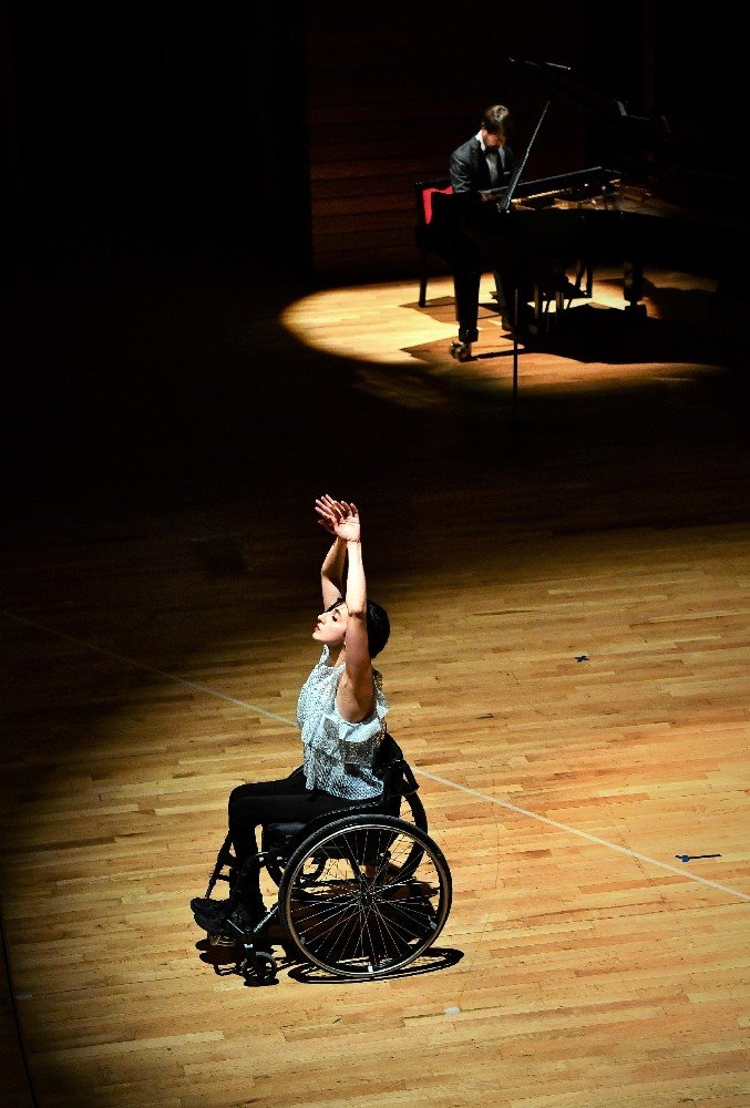 Tekerlekli sandalyede dans