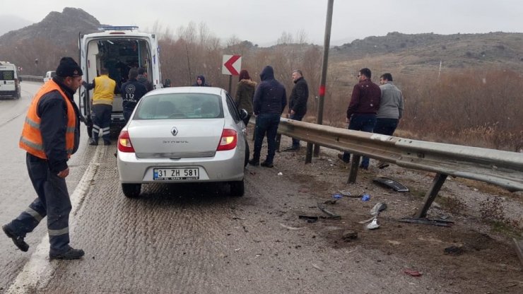 Kırıkkale’de trafik kazaları: 1’i çocuk 4 yaralı