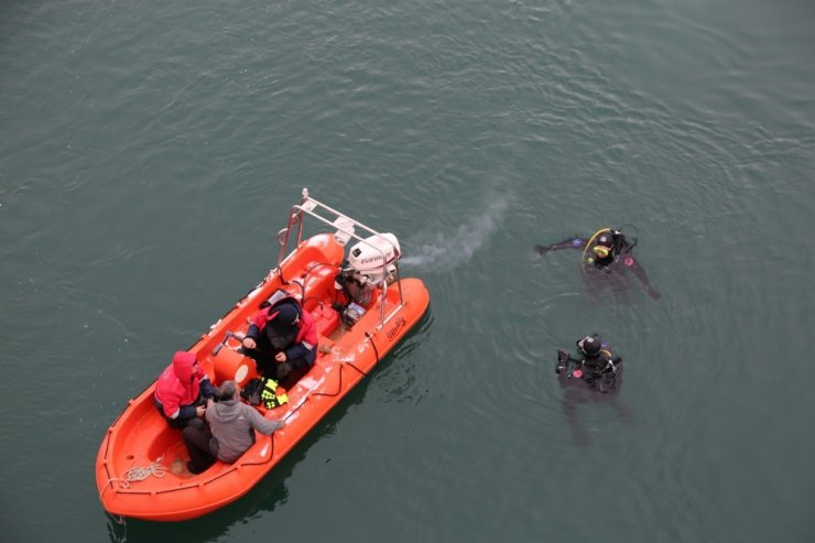 Gülistan’ı bulmak için 3 ROV cihazı ve 150 kişilik ekip arama çalışması yapıyor